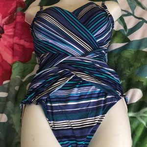 👙NWOT BLUE /WHITE STRIPED MERONA BATHING SUIT